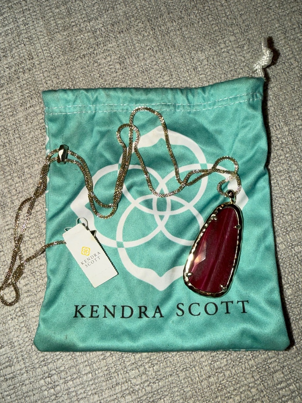 Kendra Scott Saylor Gold-Tone Necklace with Maroon Pendant